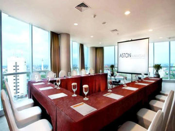 Aston & Convention Center Hotel